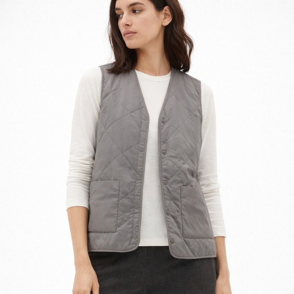 KIT ACE Quilted Insulated Vest Minimalist Grey Minimalist Capsule Wardrobe S